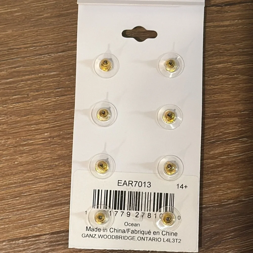 NWT Simply Noelle Ombré Ocean Shimmer Stud Earrings (4 pairs) - Picture 3 of 6